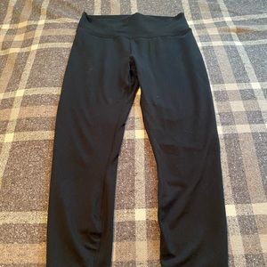 Fabletics cropped leggings